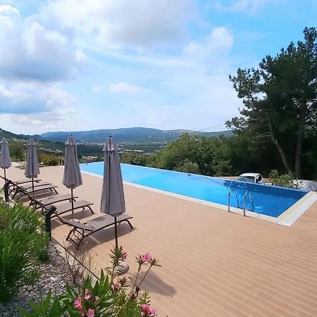 Cozy Apartments With Pool And Splendid Seaview Kavac Luaran gambar